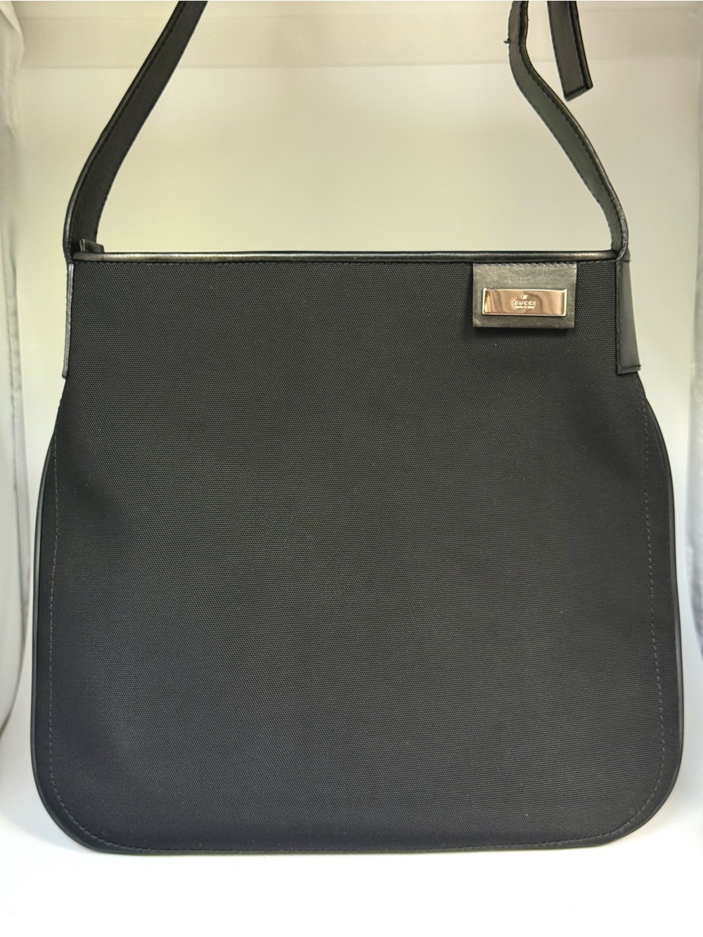 Gucci Black Crossbody Bag with Silver Logo Plate excellent condition - Picture 4 of 16